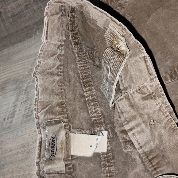 OLD NAVY Brown Cargo Shorts - Picture 3 of 4